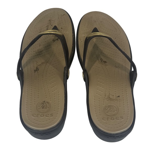 Crocs Sanrah Women's 10 Black Gold Circle Wedge Flip Flop Sandals Comfort - Picture 6 of 6